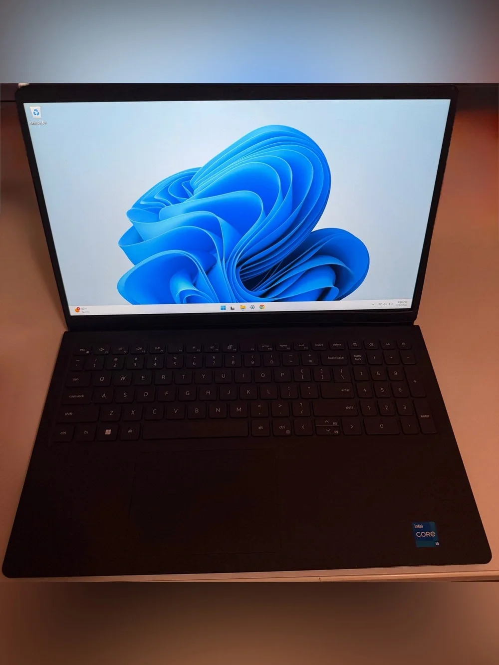 Dell Vostro 15 3510 Laptop — Intel i5-1135G7, 8GB RAM, 256GB SSD, Windows 11 Pro